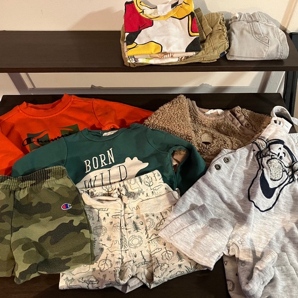 Bundle of boys clothes 12m - Picture 1 of 1